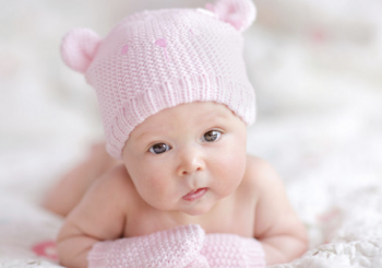 Βοηθήστε το νεογέννητο μωράκι σας να χαρεί τα διαστήματα που μένει πλέον ξύπνιο